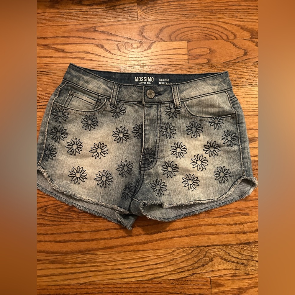 Mossimo Supply Co. Women's Sz 7 Cotton Blend High Rise Floral Embroidered Shorts